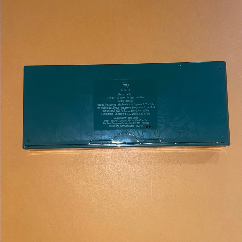 Avon FMG Glimmer Bejeweled Mega Palette (third one)